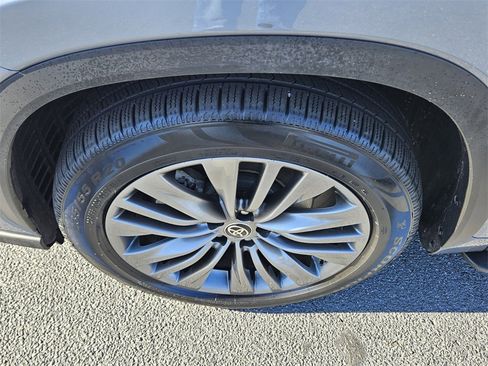 Used 2021 Toyota Highlander Platinum image 20