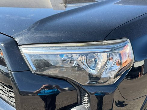 Used 2018 Toyota 4Runner SR5 Premium AWD/4WD image 9