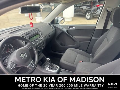 Used 2013 Volkswagen Tiguan S image 15