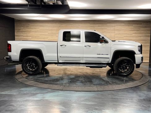 Used 2018 GMC Sierra 3500 Denali w/ Duramax Plus Package AWD/4WD image 24
