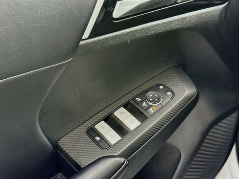 Used 2024 Mitsubishi Outlander 4WD Plug-In Hybrid image 13