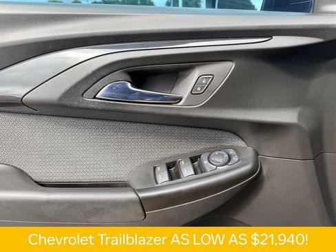 Used 2023 Chevrolet TrailBlazer LT FWD image 27