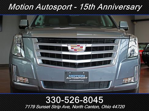 Used 2020 Cadillac Escalade Luxury AWD/4WD image 3