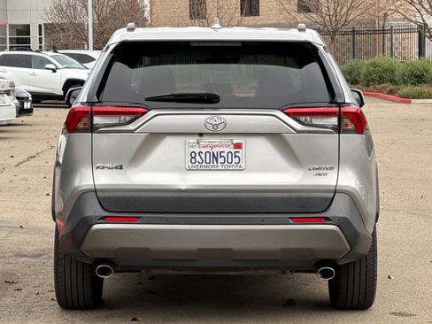 Used 2020 Toyota RAV4 Limited image 5