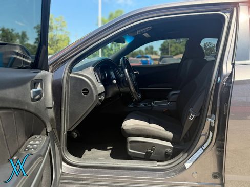 Used 2022 Dodge Charger SXT RWD image 10