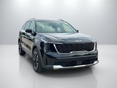 Used 2025 Kia Sorento S w/ Panoramic Sunroof Package image 3