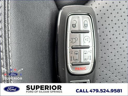 Used 2024 Chrysler Pacifica Touring-L FWD image 45