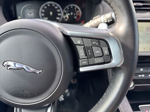 Used 2018 Jaguar F-PACE S image 18