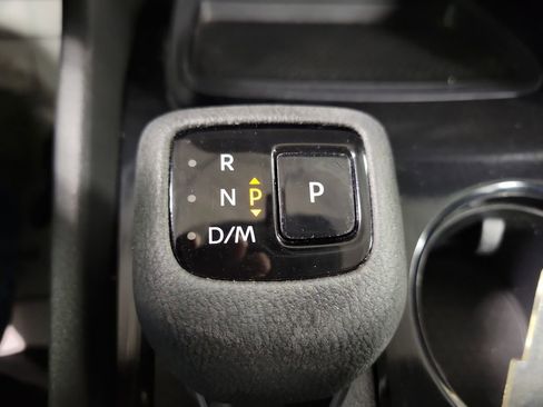 Used 2023 Nissan Rogue S AWD/4WD image 17