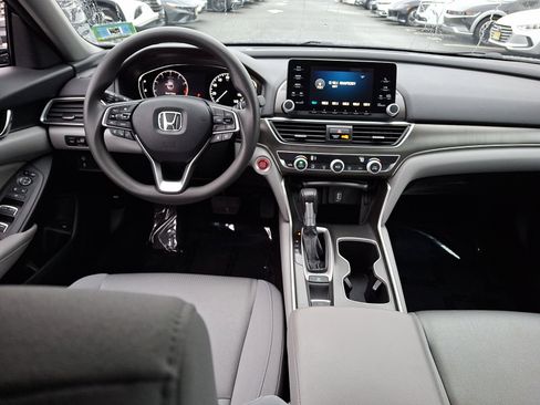 Used 2018 Honda Accord LX image 15