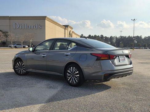 Used 2023 Nissan Altima 2.5 SV image 4