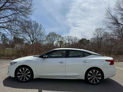 Used 2016 Nissan Maxima SR image 5