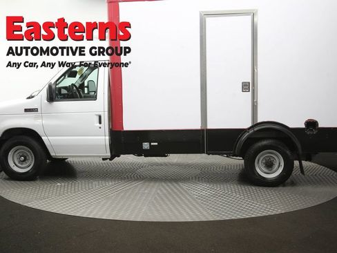 Used 2023 Ford E-350 and Econoline 350 Super Duty w/ Power Windows & Locks Group RWD image 59