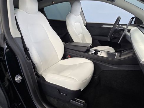 Used 2023 Tesla Model Y Long Range image 15