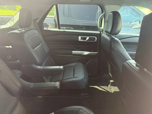 Certified 2023 Ford Explorer XLT w/ Equipment Group 202A AWD/4WD image 9