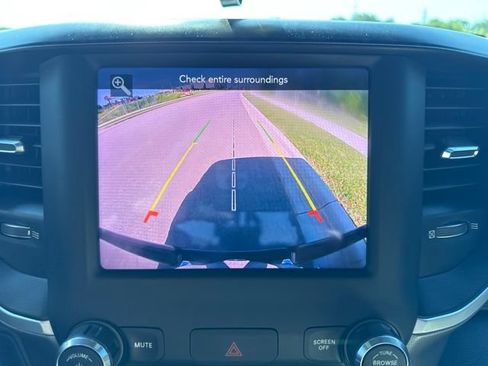 Used 2020 RAM 1500 Big Horn AWD/4WD image 10