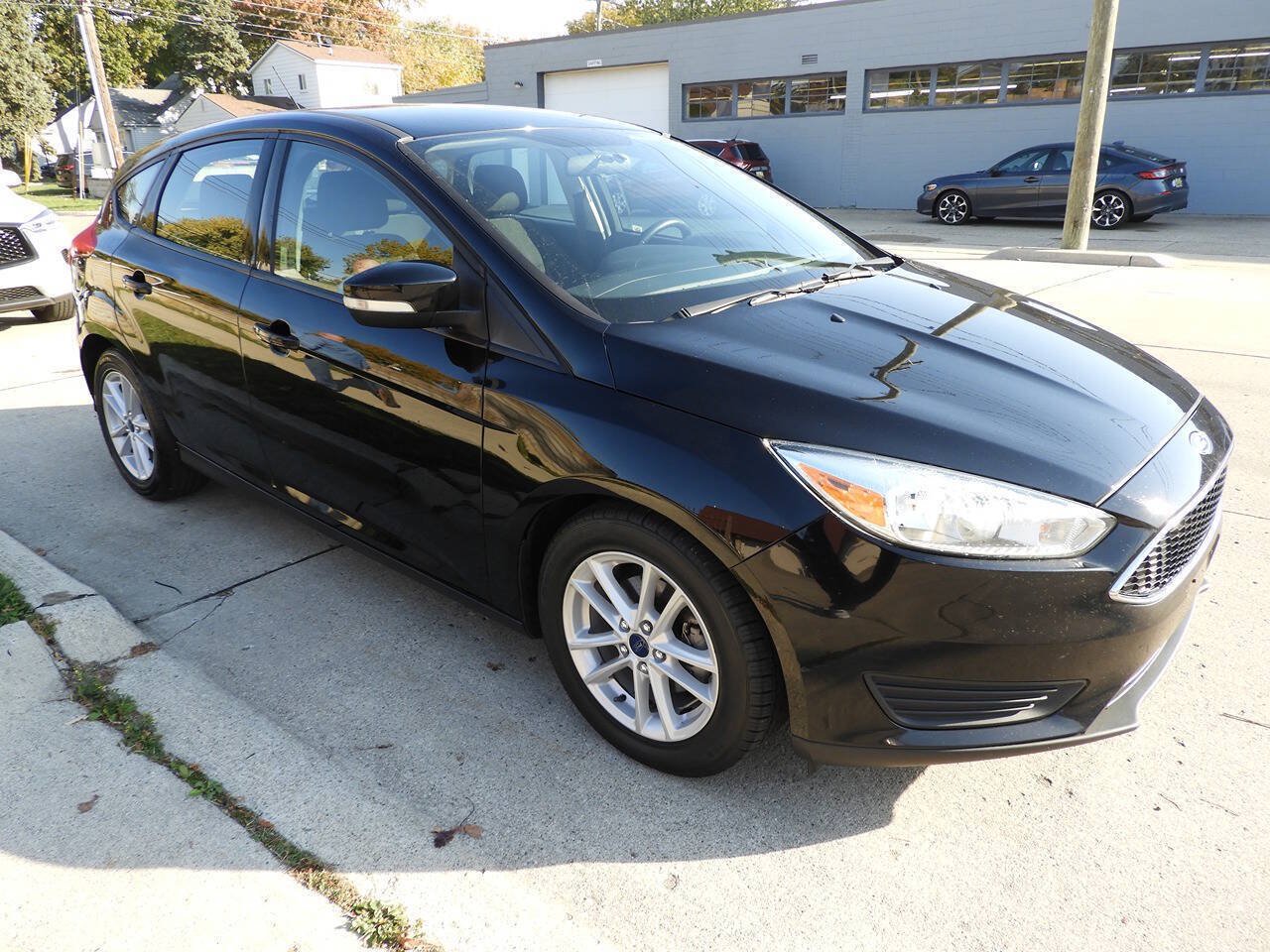 Used 2018 Ford Focus SE w/ Cold Weather Package FWD image 10