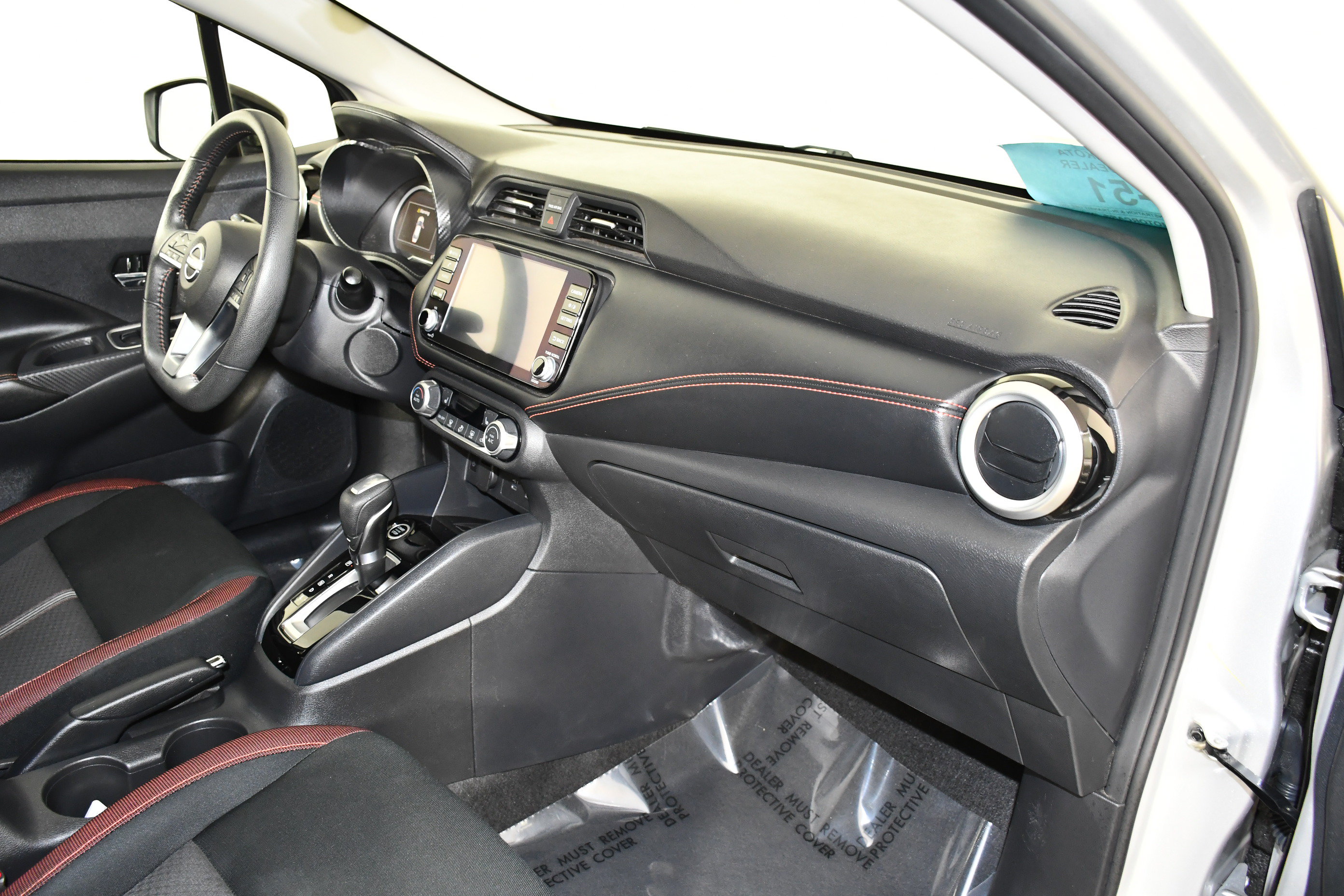 Used 2024 Nissan Versa SR FWD image 37