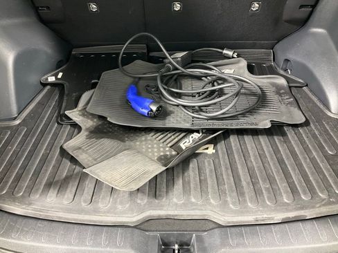 Used 2023 Toyota RAV4 SE image 26