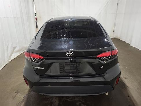 Used 2021 Toyota Corolla LE FWD image 3