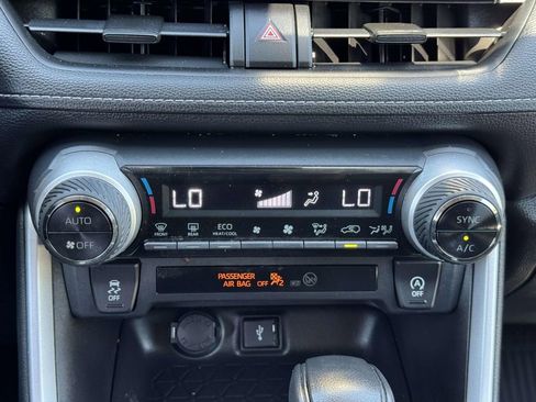 Used 2021 Toyota RAV4 XLE w/ Convenience Package AWD/4WD image 5