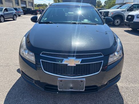 Used 2013 Chevrolet Cruze LT w/ Technology Package image 2