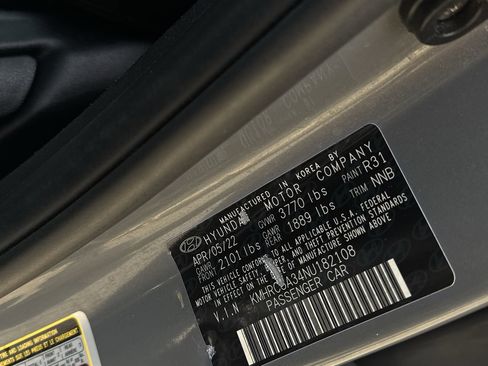 Certified 2022 Hyundai Venue Limited image 24