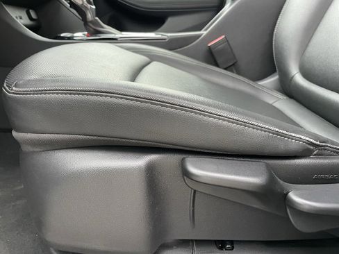 Used 2024 Buick Encore GX Sport Touring image 11