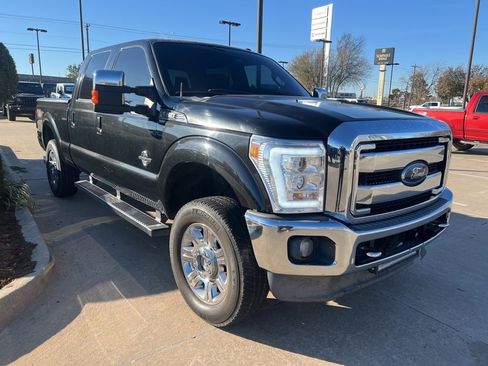 Used 2013 Ford F250 Lariat w/ Lariat Ultimate Pkg image 2