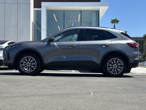 Certified 2023 Ford Escape SE w/ PHEV Premium Package FWD image 6