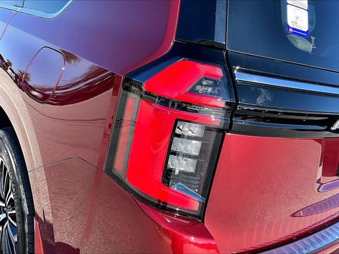 New 2026 Nissan Armada Platinum image 14