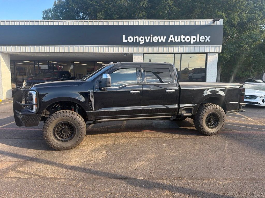 Used 2025 Ford F250 Platinum w/ Platinum Plus Package AWD/4WD image 2