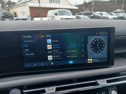 Used 2025 Hyundai Santa Cruz SEL image 12