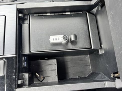 Used 2022 Toyota Tundra Platinum image 26