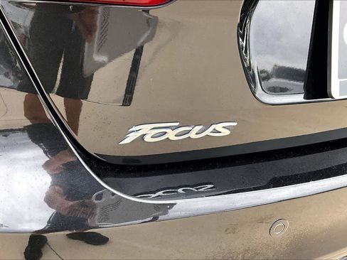 Used 2015 Ford Focus Titanium FWD image 30