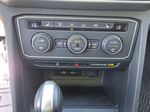 Used 2021 Volkswagen Atlas SE w/ Panoramic Sunroof Package FWD image 21