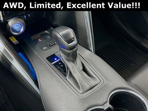 Used 2021 Toyota Venza Limited image 18