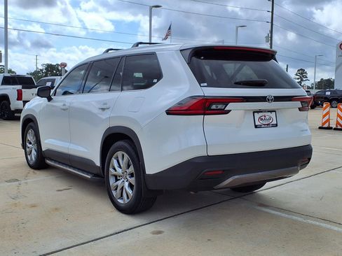 Certified 2025 Toyota Grand Highlander FWD image 2