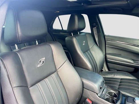 Used 2023 Chrysler 300 S image 29