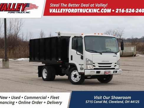 Used 2020 Isuzu NPR image 1