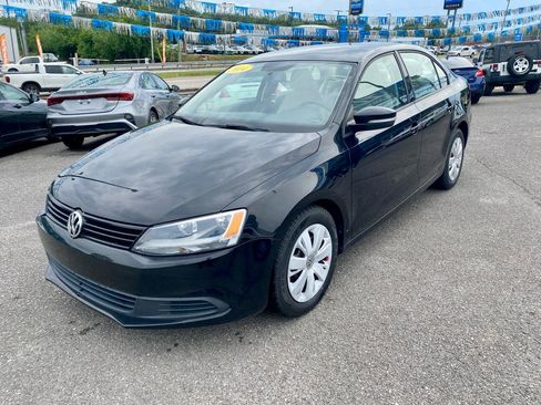Used 2014 Volkswagen Jetta SE FWD image 2