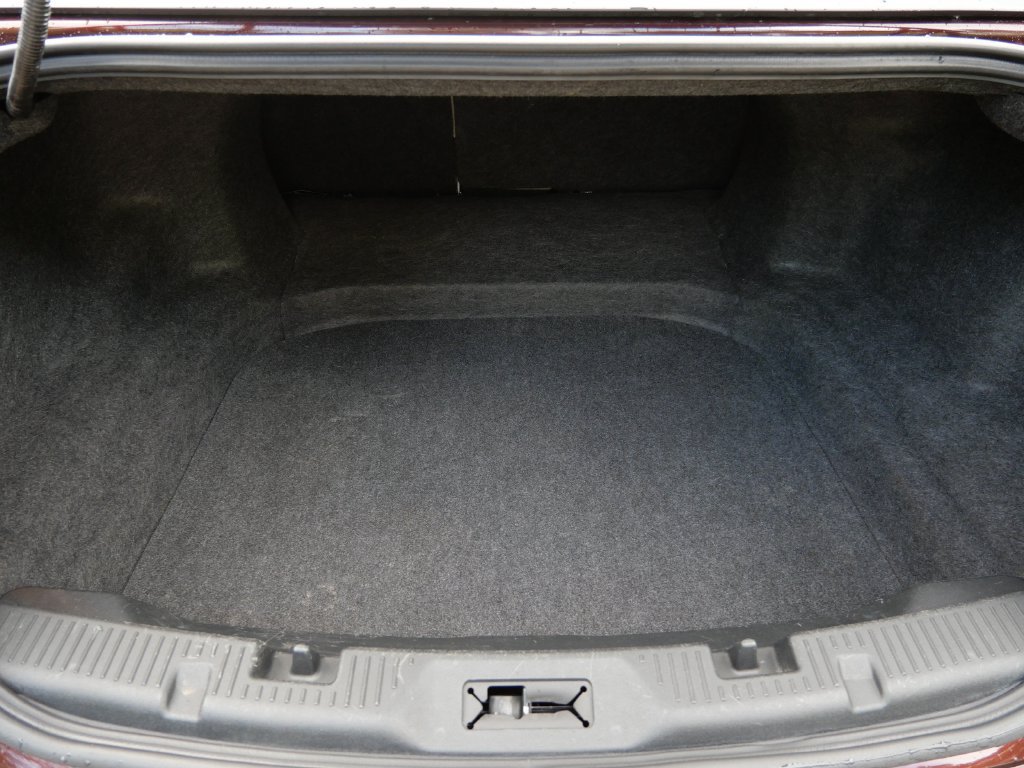 Used 2010 Ford Taurus SEL AWD/4WD image 9