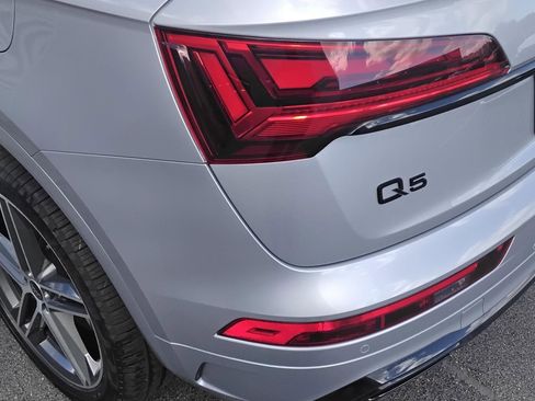 Certified 2024 Audi Q5 e Premium Plus image 10