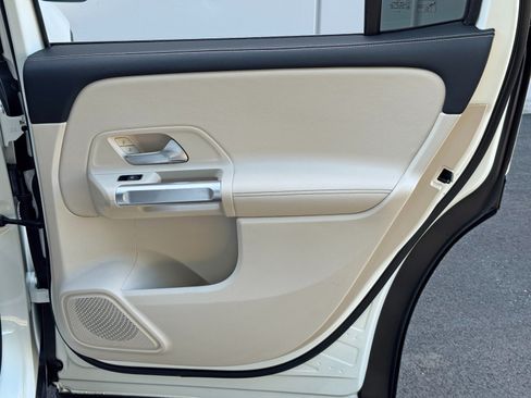 Used 2022 Mercedes-Benz GLB 250 w/ Premium Package Lite image 44