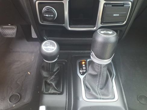Used 2024 Jeep Wrangler Sport AWD/4WD image 23