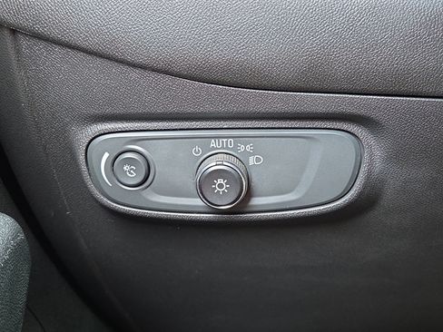 Used 2023 Chevrolet Equinox RS w/ RS Leather Package FWD image 25