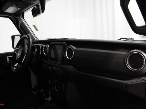 Used 2023 Jeep Wrangler Unlimited Sahara w/ Cold Weather Group AWD/4WD image 23