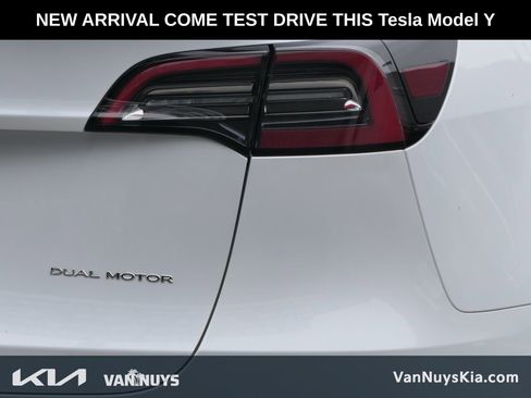 Used 2022 Tesla Model Y Long Range AWD/4WD image 4