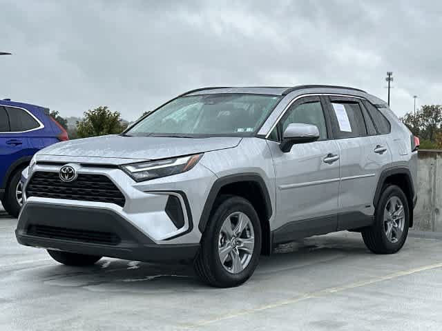 Used 2025 Toyota RAV4 XLE w/ Convenience Package AWD/4WD image 1