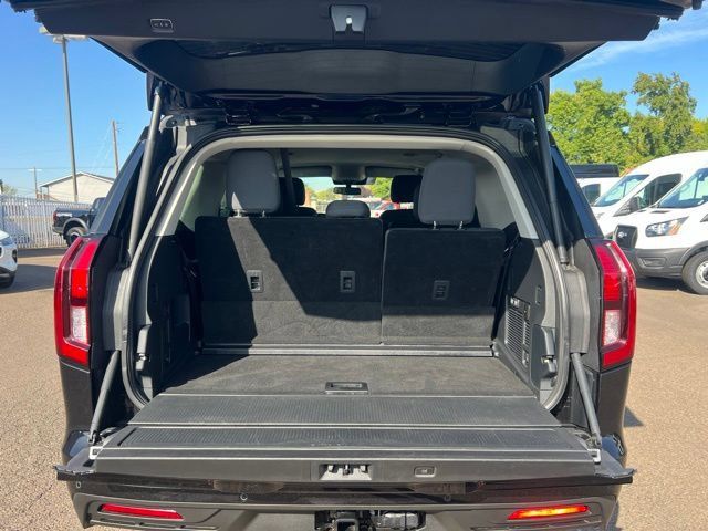 Used 2025 Ford Expedition Active AWD/4WD image 13